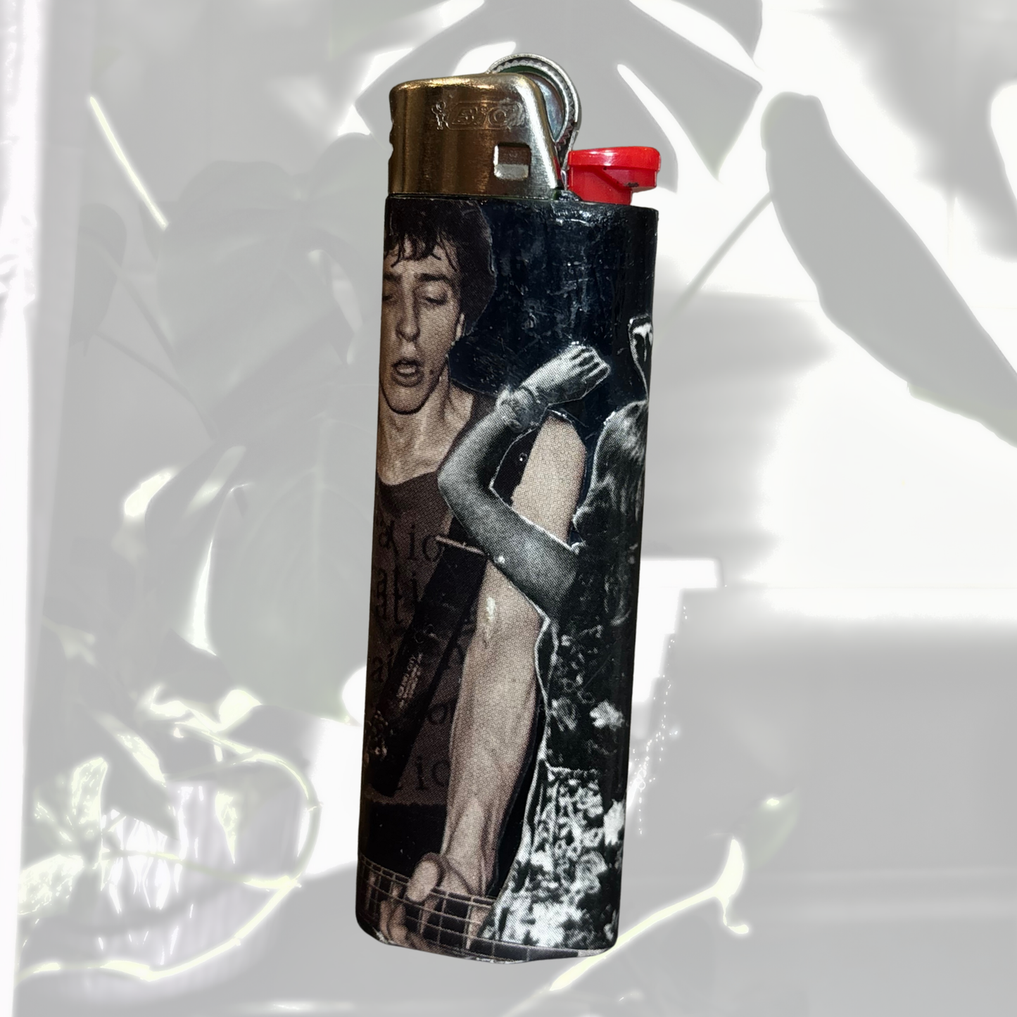 A Guitarist & Their Front Row Audience | 1 of 1 Lighter